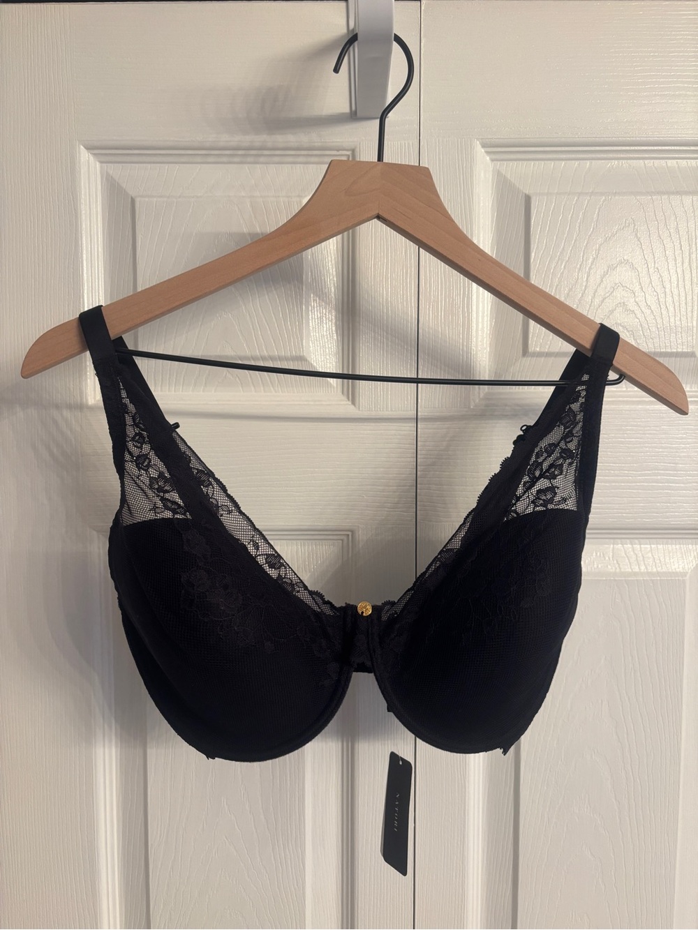 Natori Black Lace Underwire Bra with Gold Charm